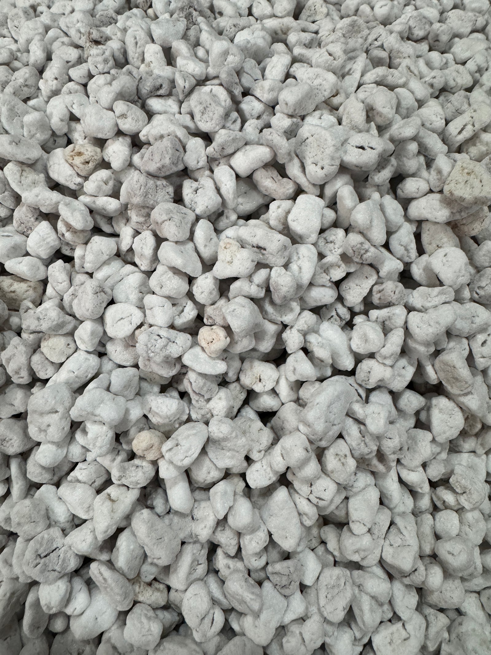 Perlite Chunky #3 - Triple graded to be true to size with nearly all tiny chunks and dust removed